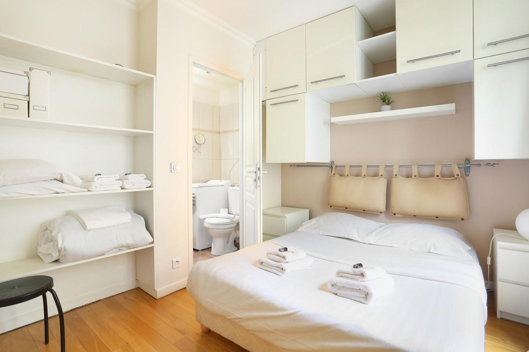 Pick A Flat'S Apartments In Batignolles - Rue Biot باريس المظهر الخارجي الصورة